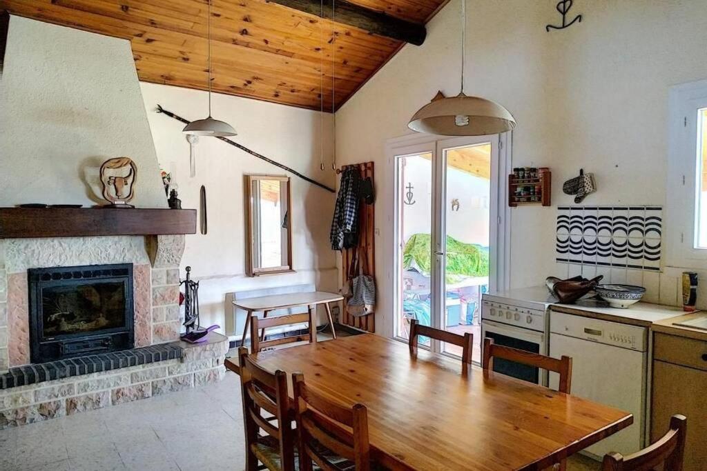 Chalet Typique Au Coeur De La Petite Camargue Villa Vauvert Luaran gambar