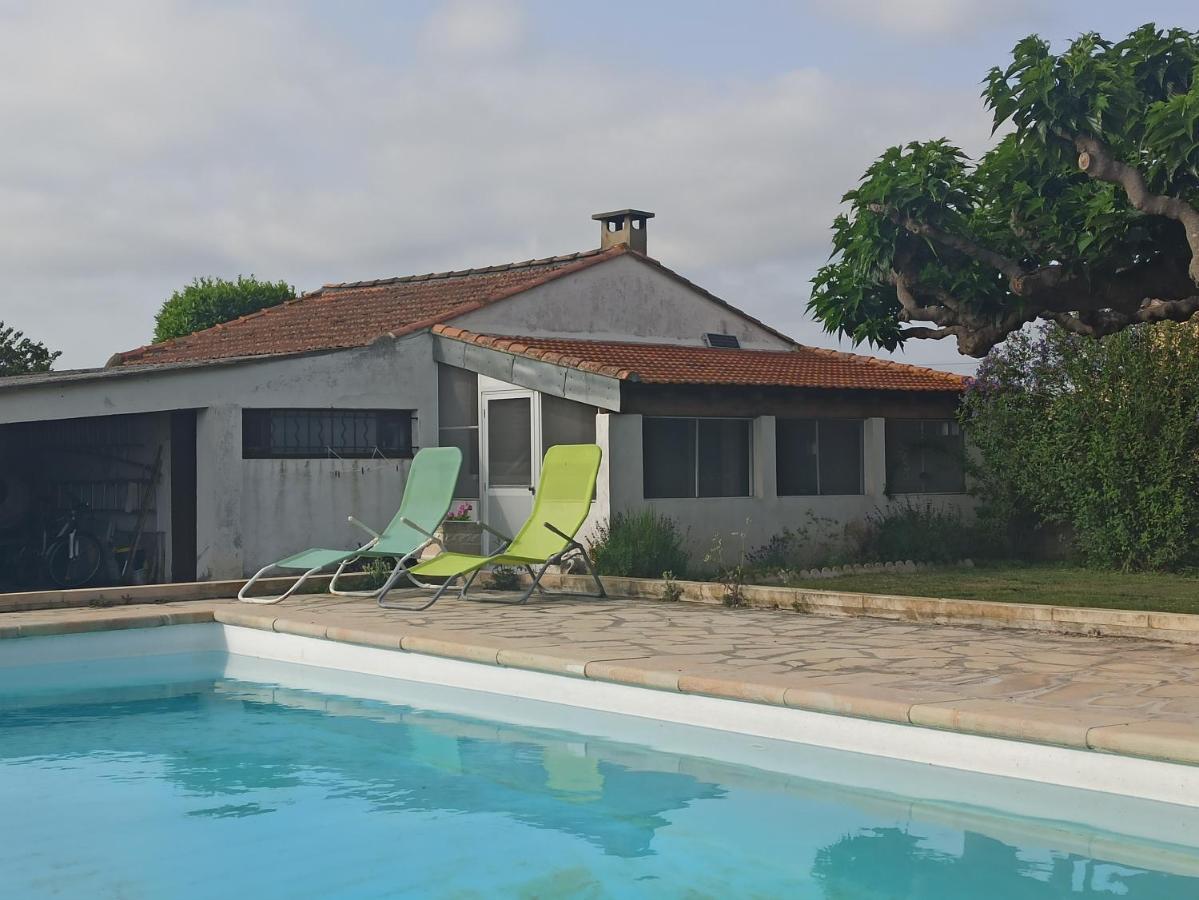 Chalet Typique Au Coeur De La Petite Camargue Villa Vauvert Luaran gambar